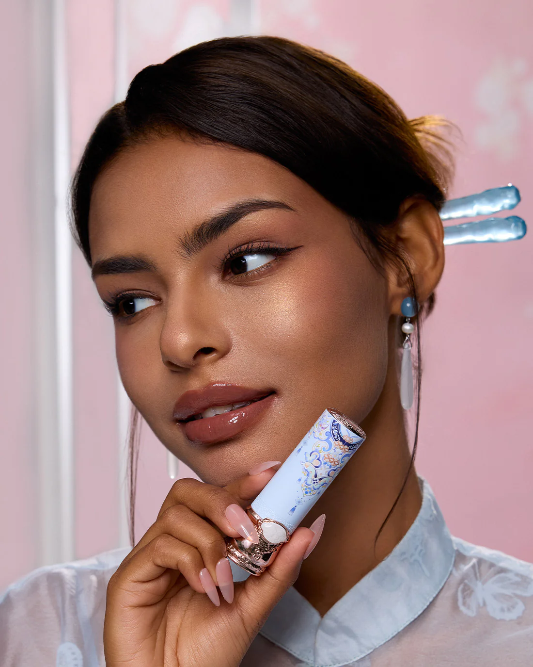 Butterfly Cloud Collar Glossy Lipstick - Image 16