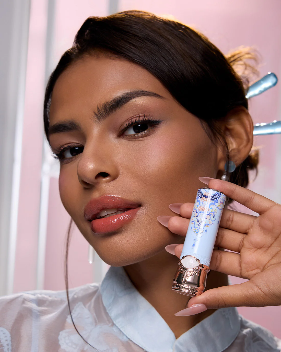 Butterfly Cloud Collar Glossy Lipstick - Image 6