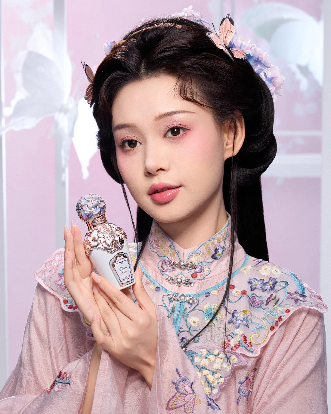 Butterfly Cloud Collar Perfume - Image 9