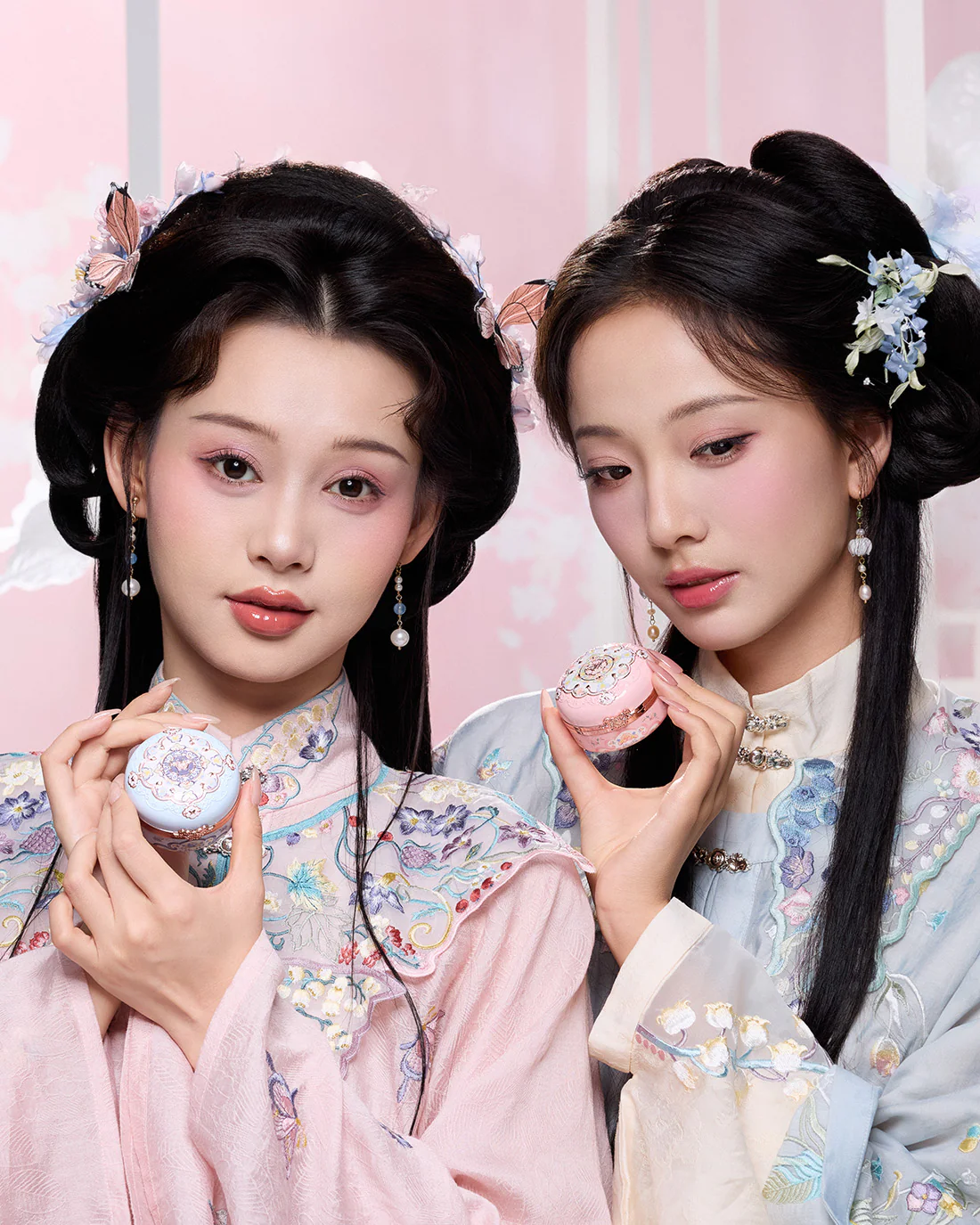 Butterfly Cloud Collar Rouge Box Highlighting & Blush Duo Powder - Image 27