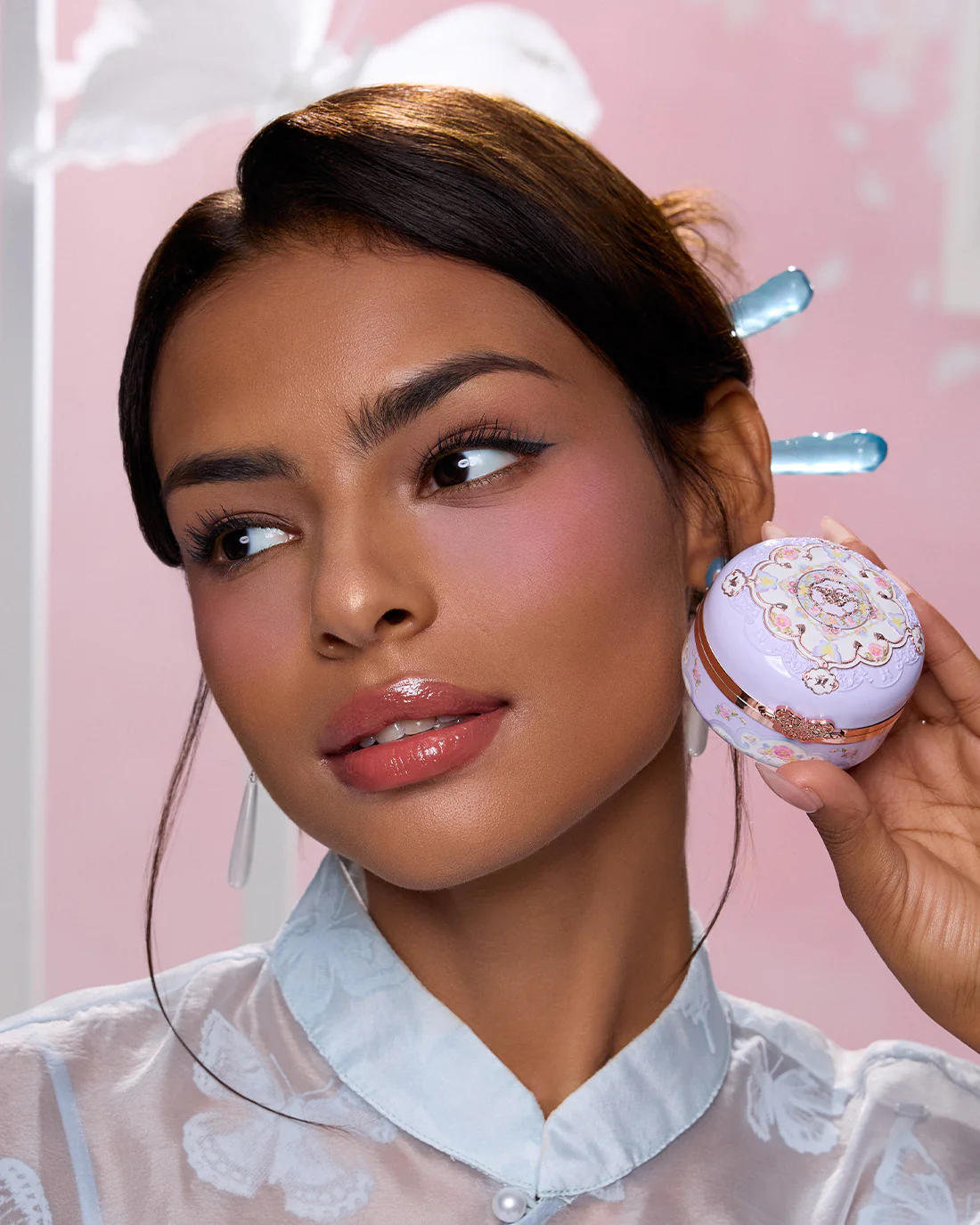 Butterfly Cloud Collar Rouge Box Highlighting & Blush Duo Powder - Image 38