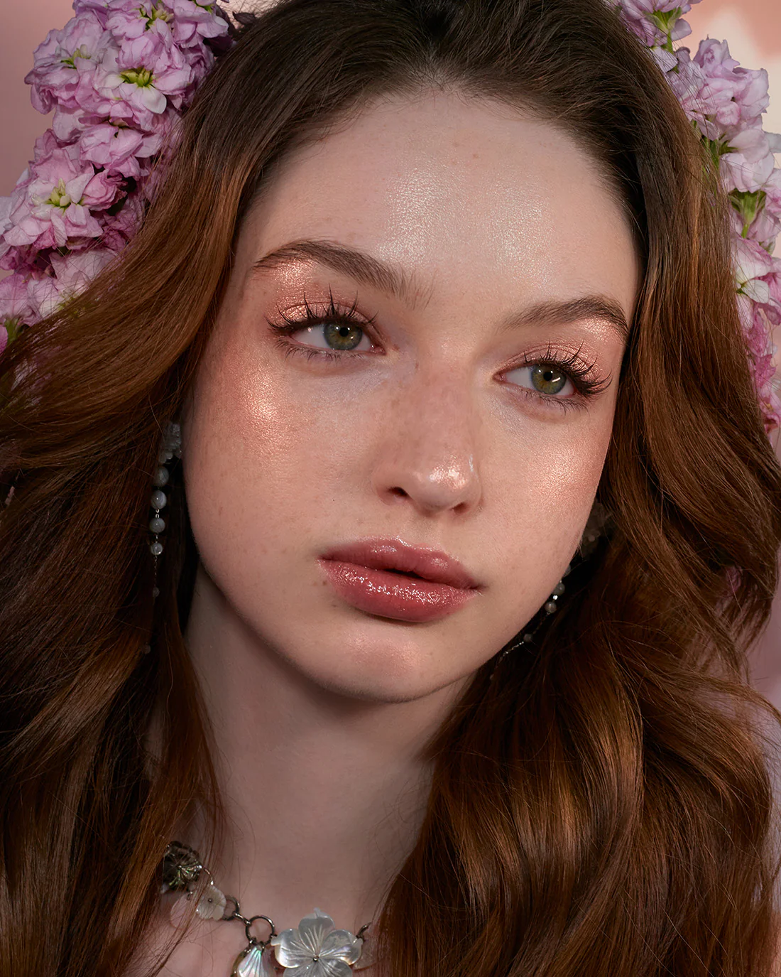 Midsummer Fairytales Liquid Highlighter (Multichrome) - Image 15