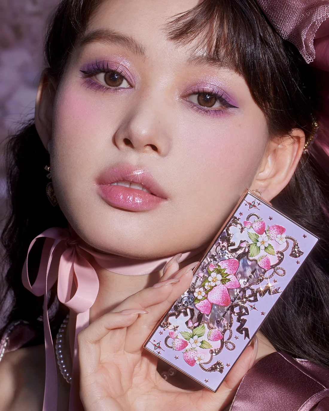 Violet Strawberry Rococo Eyeshadow Palette - Image 8
